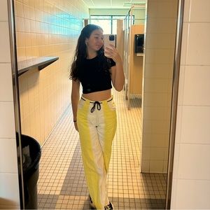 Meet your Posher, Sharrona